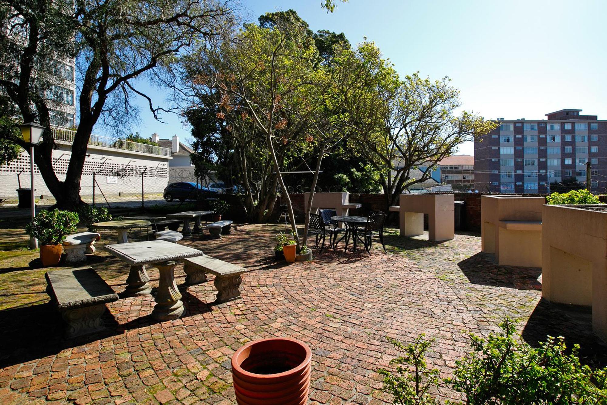 Sunny Point Apartment